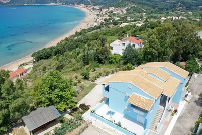 Image de Agios Georgios - 2 Beds - Sleeps 5 - Free Parking