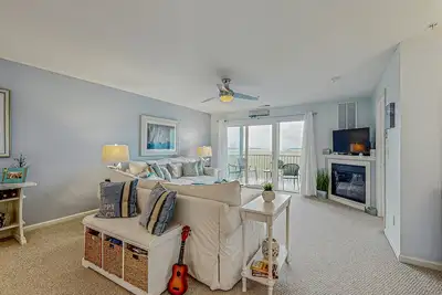 Image de Lovely Bethany Bay Condo w/Balcony Water Views, W/D, Shared Pool, WiFi, & Ac