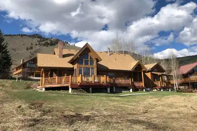 Image de Peaceful View* 2Br, 2Ba, Bbq Grill, Hot Tub, Sleeps 4, 18 Miles to Yellowstone