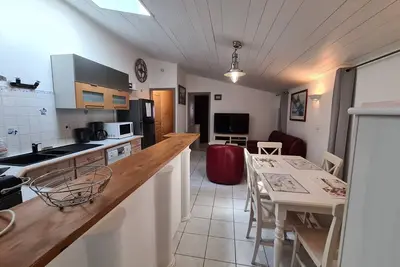 Image de Village House - Close to the Marina