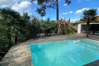 Image de Villa Contemporaine Piscine Chauffee - 5 Ch - 12 Pers