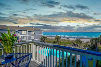 Image de The Pelican Place Unit 301a : 3  Br, 2  Ba Condominium in Surfside Beach, Sleeps 8
