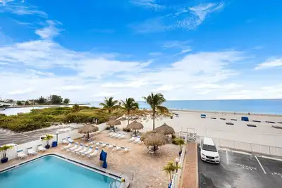 Image de Direct Beach Front 3 Bedroom - Beach Place #208