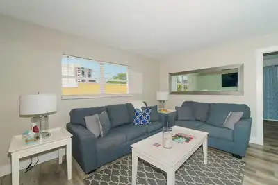 Image de Siesta Key Village -Suite #2: A Block to the Beach, In the Heart of the Village!