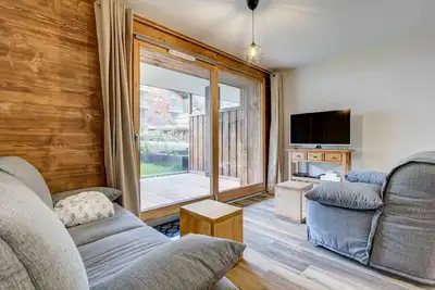 Image de Lapia 3 : T2 + cabine avec jardin proche du centre dans un coin tranquille
