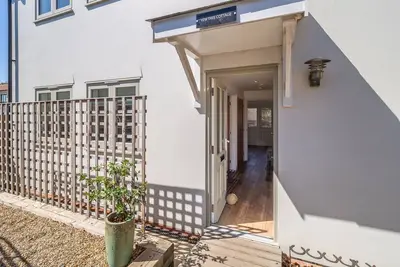 Image de Yew Tree Cottage is a modern eco-cottage