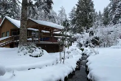 Image de Feel at home in the mountains by a creek w/hot-tub