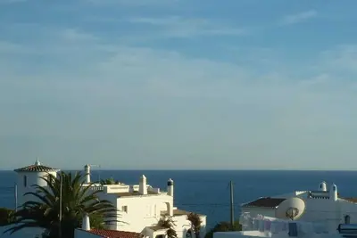 Image de Studio with fabulous Sea view, close to beach with communal pool