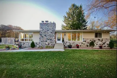 Image de Charming cottage near Big Cedar Lake-Upper Level