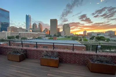 Image de Downtown Patio Views