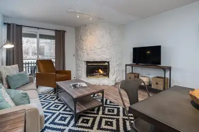 Image de 1 Br Condo in Vail! Newly Renovated inside the Evergreen Lodge, Unit 601
