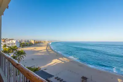 Image de New! Amazing Ocean View! Right On The Beach With Restaurant Onsite!