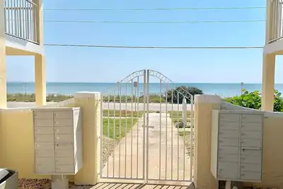 Image de Oceanview Across From The Beach