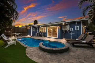 Image de Peaceful Poolside Escape Near Holmes Beach!