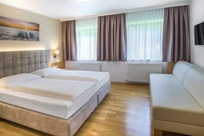 Image de Double room, shower, Wc with half board - Landhotel Gressenbauer