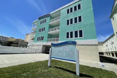 Image de Beautiful Top Floor Three Bedroom Unit with Ocean Views and a Pool!