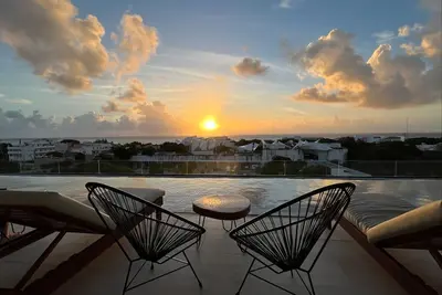 Image de Big Beautiful Studio Apartment - Rooftop Pool Ocean View