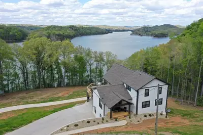 Image de Lakefront home at Tumbling Run Estates w\/ Kayaks