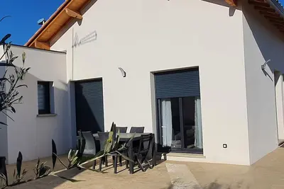 Image de Maison bord de mer Rénovée 5 couchages Jardin et terrasse