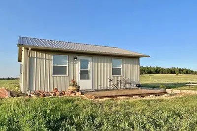 Image de Serene country setting with views of the Black Hills.