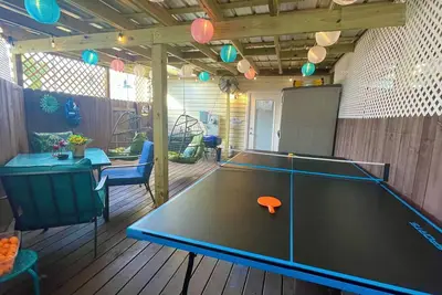Image de GaMe Ping-Pong, Pink Beach, Sleep 8, Egg Swings