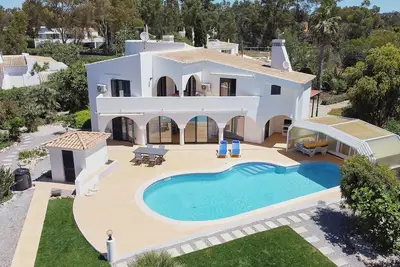 Image de Luxury villa with salt water private pool in Penina Resort