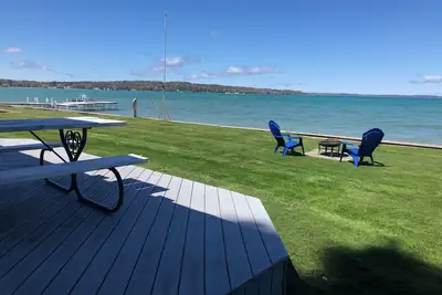 Image de Waterfront House on East Grand Traverse Bay  (Sleeps 6)