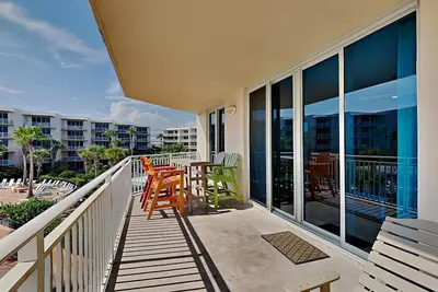 Image de Waterscape #A416 | Easy Walk to Sand + Amenities!