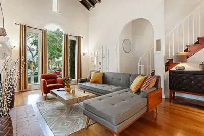 Image de Lovely Restored Villa Near Beverly Hills