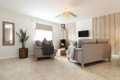 The Old Post Office, pet friendly, with open fire in Porthleven