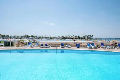 Image de Appartement de vacances \"Carabela Dali 113\" près de la plage avec vue sur mer et piscine