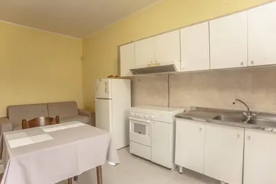 Image de Appartement \"Alice\" avec vue sur les montagnes, Wi-Fi, A/C, terrasse et jardin