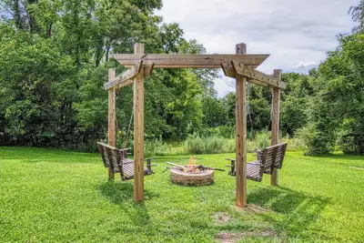 Image de Close to Dollywood and Pigeon Forge-Three Bedroom-One Story-Fire Pit-Gameroom and More
