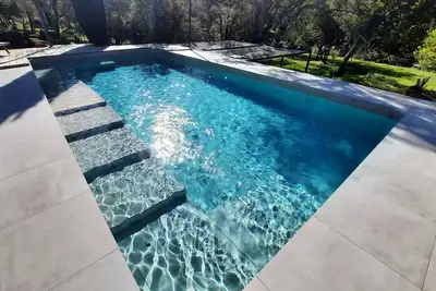 Image de Villa, piscine et tennis, entre Golf de St Tropez et Verdon. Calme absolu!