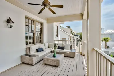 Image de Summer Dates Available! Rosemary Beach! 4 Adult Bikes! Short Walk to the Beach!