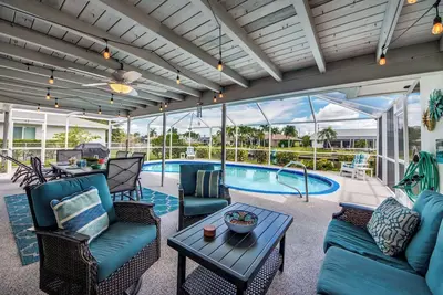 Image de Charming 3 Br waterfront Villa with heated pool, bicycles, fishing poles - walking distance to bars and restaurants