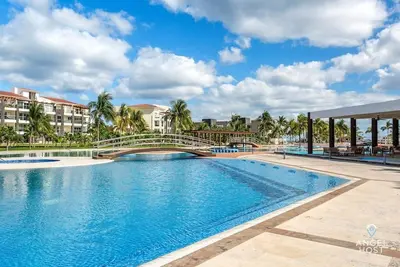 Image de Oceanfront Condo | Big Pool | Jacuzzi | Beach Club