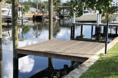 Image de Lovely House on the canal with private dock, large fenced yard & pet friendly