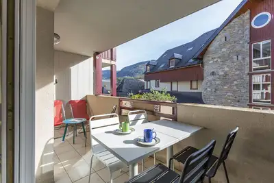 Image de Hypercentre, 4 personnes, draps inclus, fibre, balcon, garage, propre, 3*