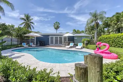 Image de The Pelican Villa | Large Pool + Firepit!
