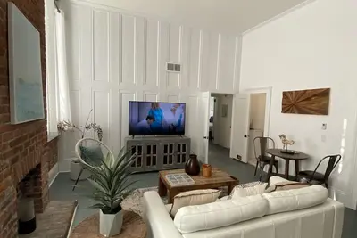 Image de Luxury & Historic French Quarter Gem