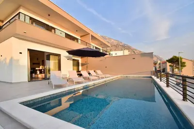 Image de Maison de vacances Veliko Brdo pour 1 - 9 personnes avec 3 chambres à coucher - Maison jumelée