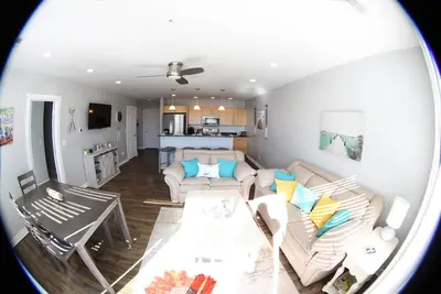 Image de Beach Condo downtown St. Joseph Waterfront District. Five Stars! !