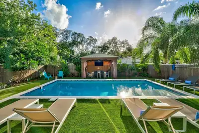 Image de Spanish Modern Family Beach Retreat w/ Heated Pool