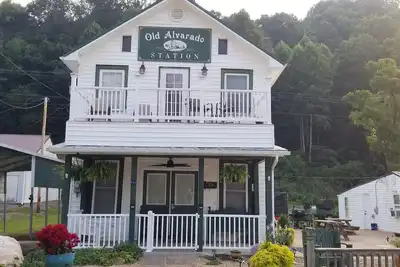 Image de Cozy Suite Directly On the Virginia Creeper Trail
