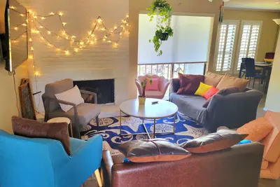 Image de Momo's cozy  home 2br/2ba with pool