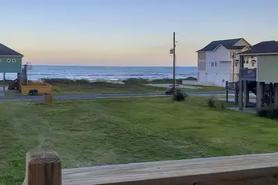 Image de Modern Crystal Beach Escape - 225 Feet to Shore!