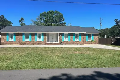 Image de 6 blocks to Beach & Boardwalk! 4 beds, 10 people, Linens are included!