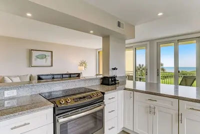 Image de Beachfront Bliss with spectacular views