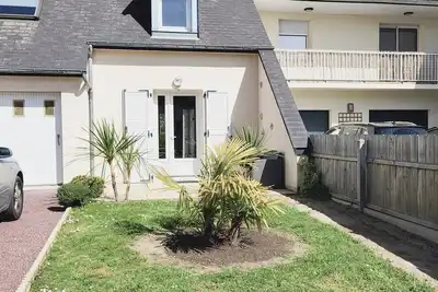 Image de Jullouville House with garden in residence Baie Mt St Michel 100m from the beach